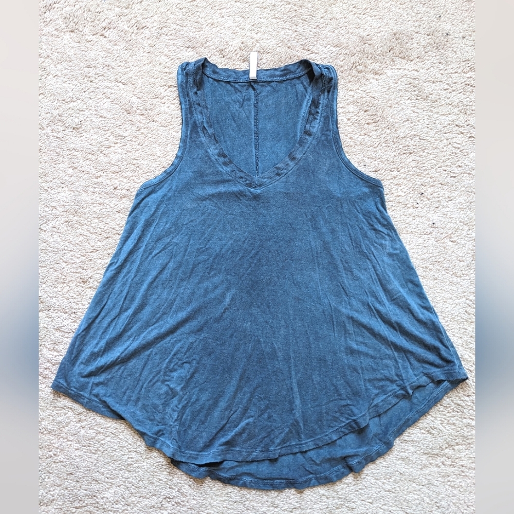 Z Supply V Neck Tank Top size Small Blue